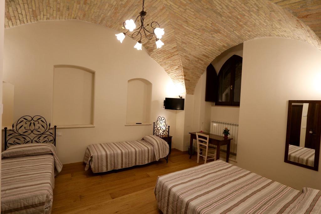 La Casina Colorata Hotel Асизи Стая снимка